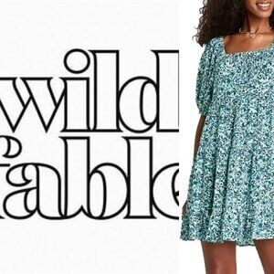 Wild Fable Blue and White Floral Top
